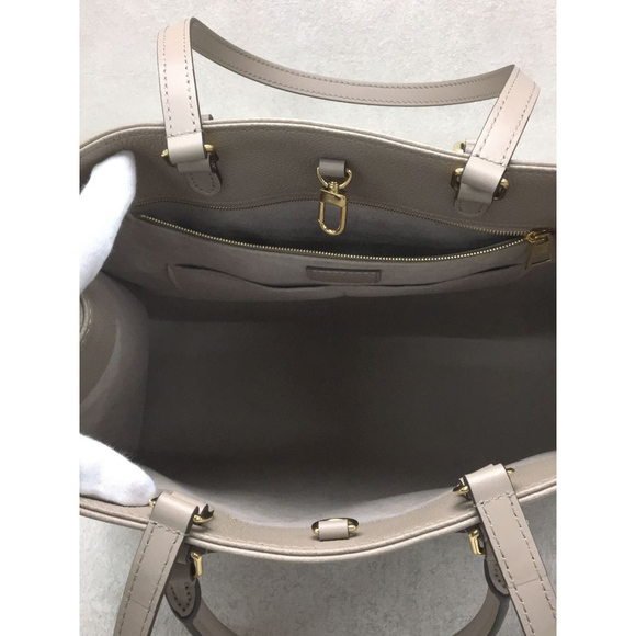 Louis Vuitton On The Go MM Monogram Leather Tote Bag - Picture 13 of 13
